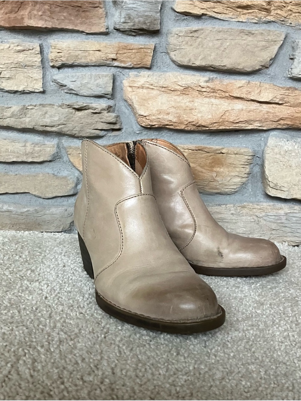 Born Women's Beige Leather Ankle Boots